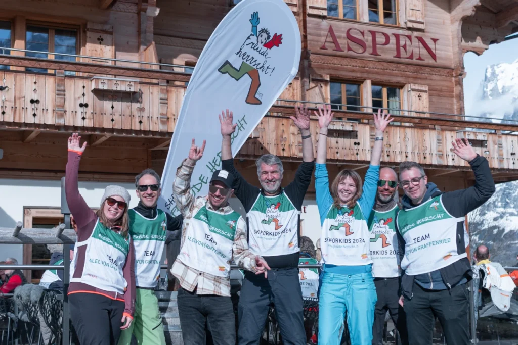 Das Team vom Alec von Graffenried am Ski4Kids 2024